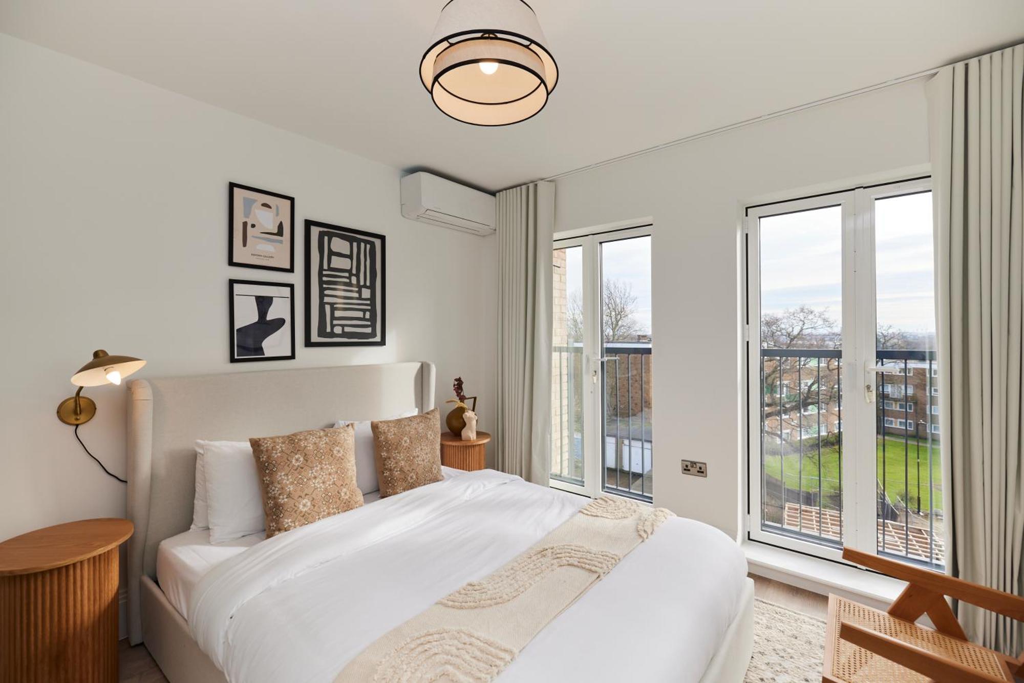 The Wembley Park Corner - Classy 2bdr Flat With Balcony Londra