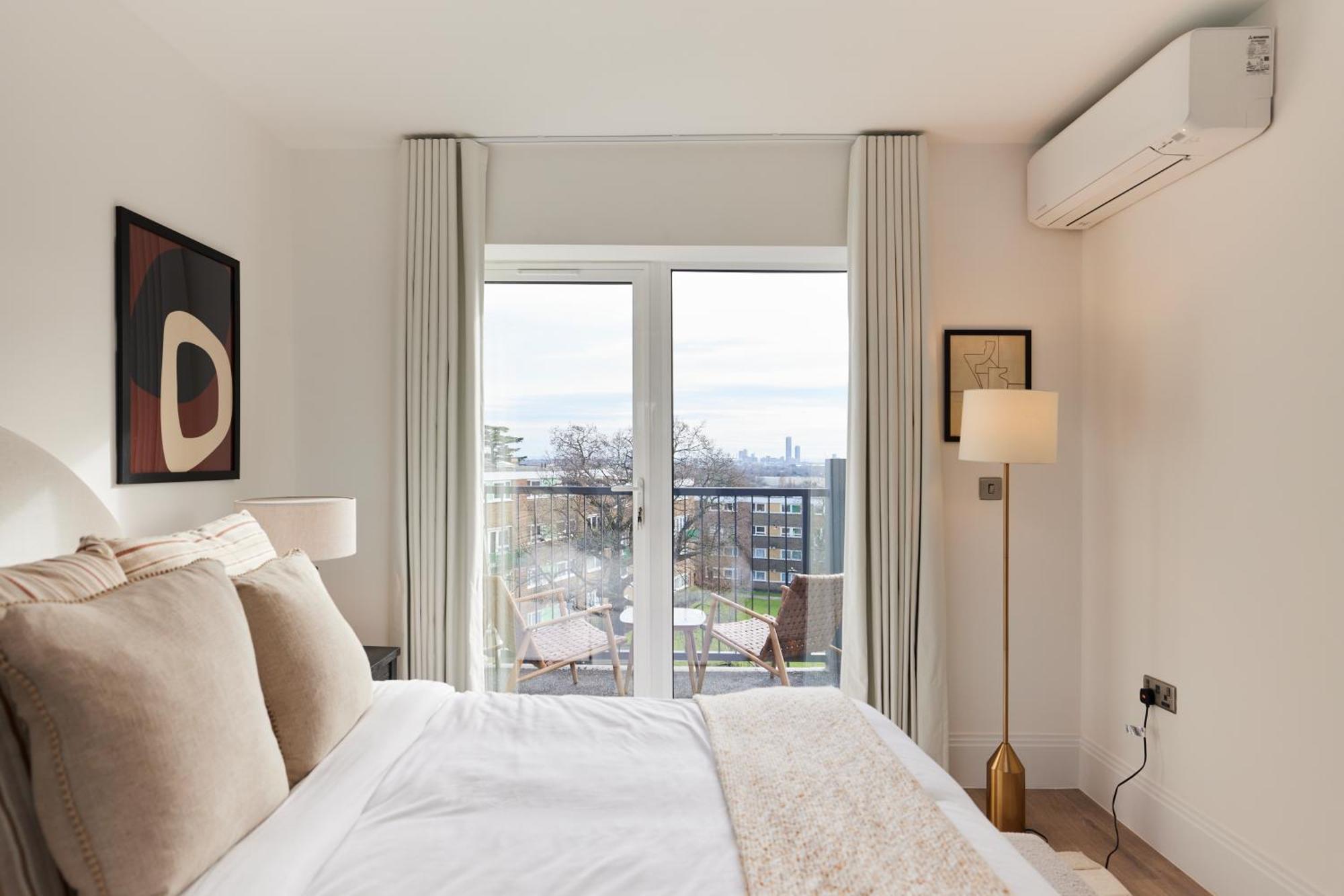 The Wembley Park Corner - Classy 2bdr Flat With Balcony * Londra